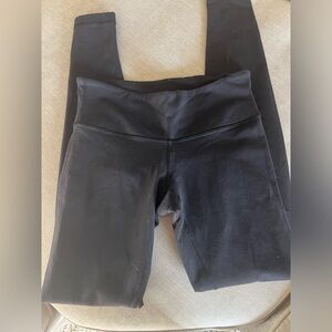Lululemon Black Leggings Good Condition Size Tag Removed, Believed To Be Size 6